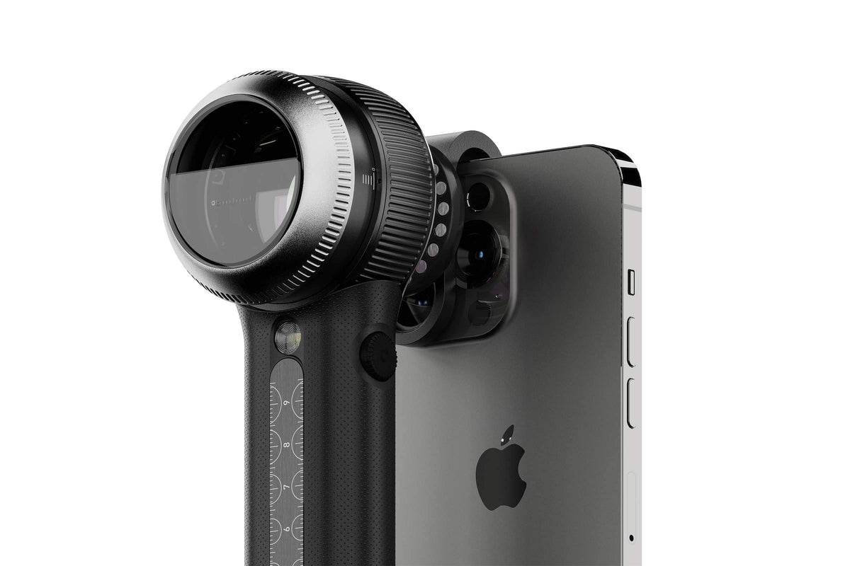 DermLite DL5 dermatoscope with MCC connection kit used on a iPhone.